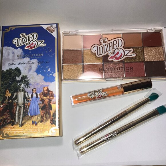 Revolution Beauty Yellow Brick Road Gift Set Shadow & Gloss - Picture 2 of 3